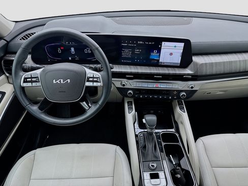 Used 2025 Kia Telluride EX w/ EX Captain's Chair Package FWD image 15