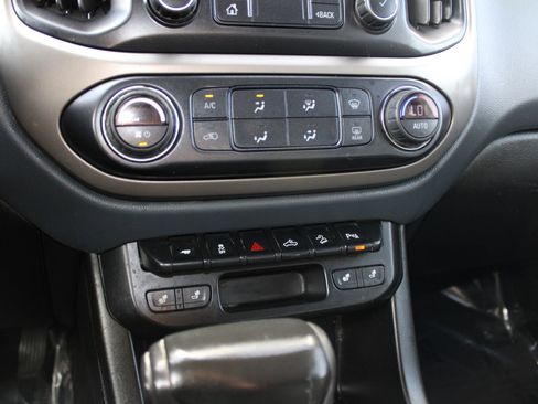 Used 2020 Chevrolet Colorado Z71 image 25