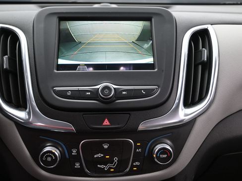 Used 2019 Chevrolet Equinox LT FWD image 17