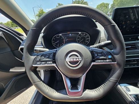 Used 2023 Nissan Altima 2.5 SL FWD image 33