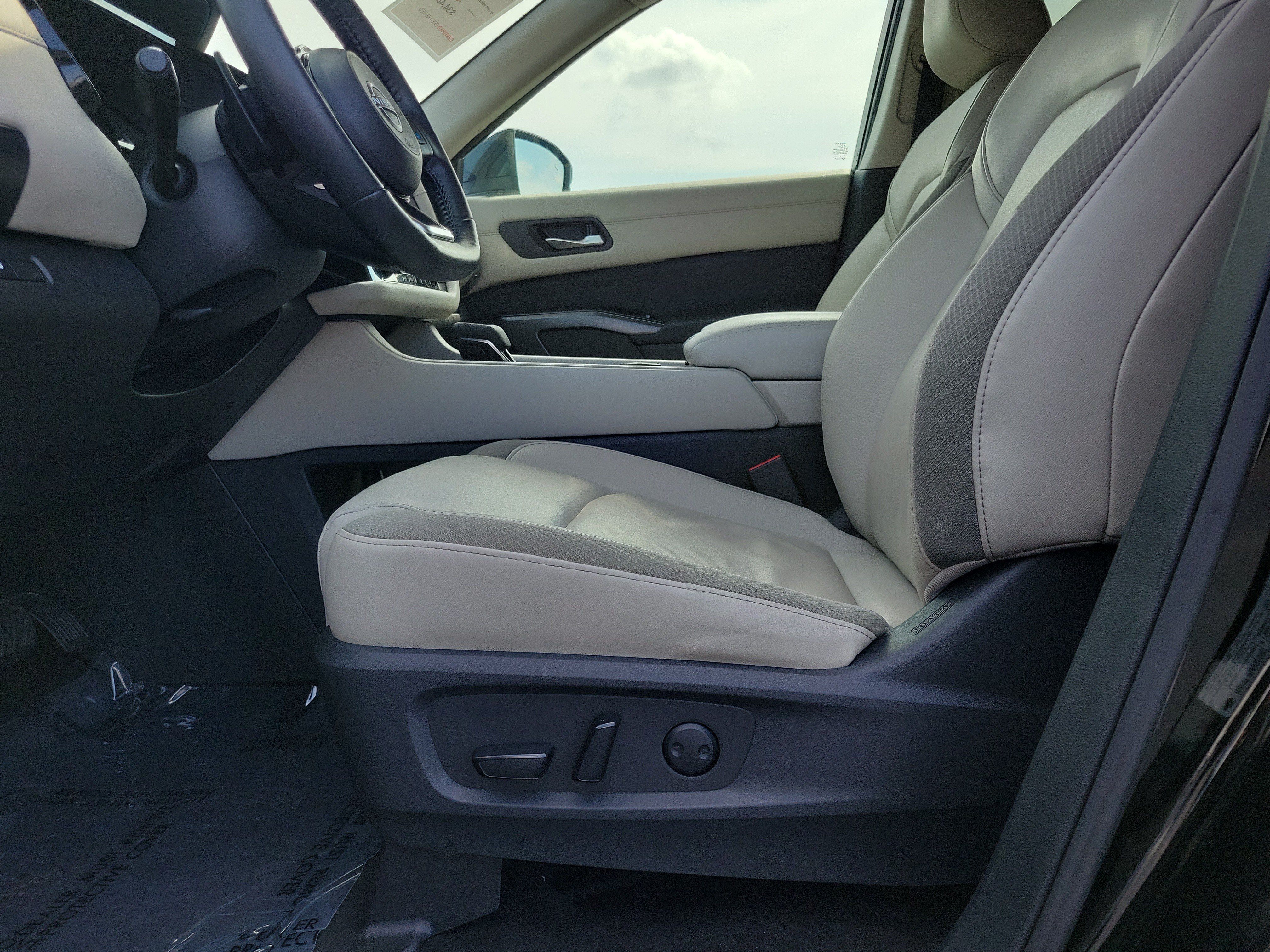Certified 2024 Nissan Pathfinder SL AWD/4WD image 16