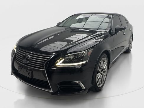 Used 2015 Lexus LS 460 w/ Ultra Luxury Package RWD image 4
