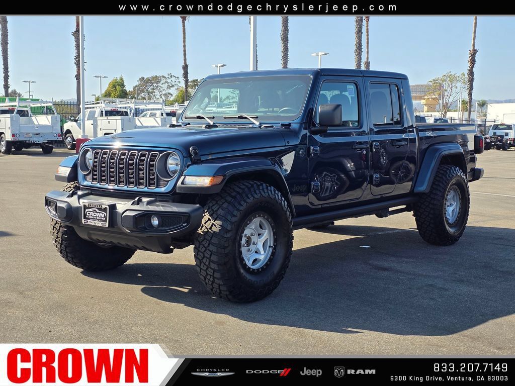 Used 2025 Jeep Gladiator Mojave AWD/4WD image 3