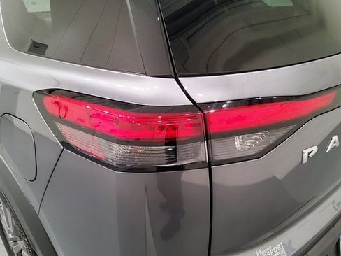 Used 2024 Nissan Pathfinder SV image 13