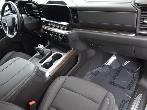 Used 2024 Chevrolet Silverado 1500 LT Trail Boss w/ Convenience Package II image 31