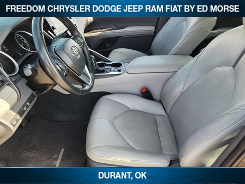 Used 2023 Toyota Camry XLE image 10