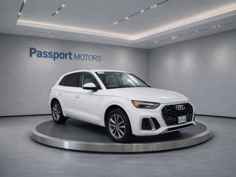 Used 2023 Audi Q5 2.0T Premium Plus w/ Premium Plus Package AWD/4WD image 3