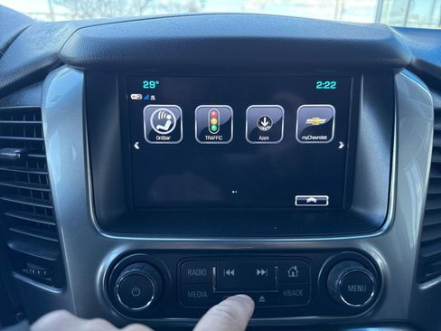 Used 2019 Chevrolet Suburban LT image 25