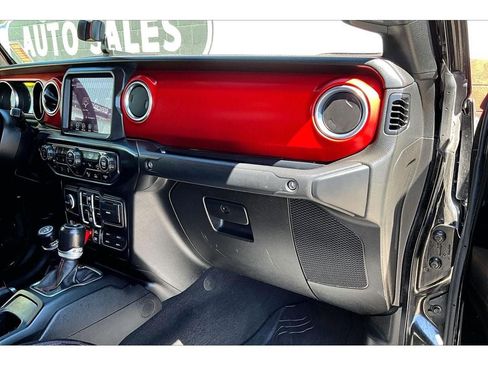 Used 2020 Jeep Gladiator Rubicon AWD/4WD image 17