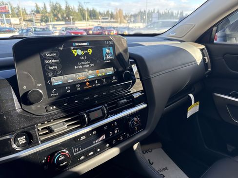 New 2025 Nissan Pathfinder Platinum w/ Black Appearance Package image 20