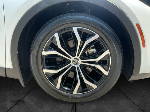 Used 2023 Toyota Crown AWD/4WD image 16