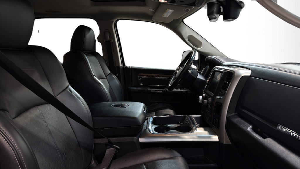 Used 2017 RAM 1500 Laramie AWD/4WD image 9