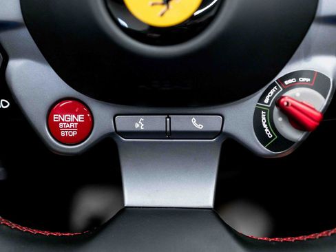 Used 2019 Ferrari Portofino RWD image 56
