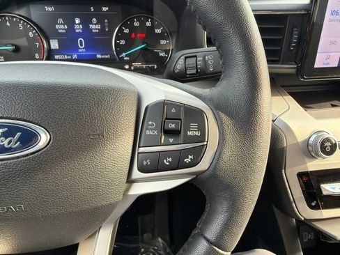Used 2024 Ford Explorer XLT w/ Equipment Group 202A AWD/4WD image 31