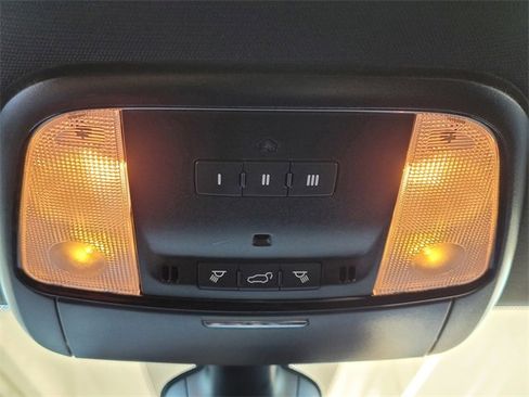 Used 2023 Dodge Durango GT image 19