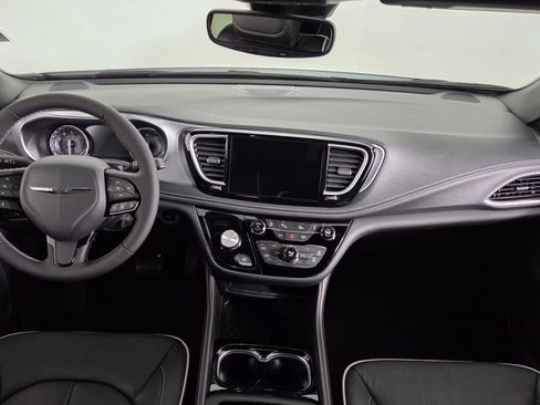 New 2026 Chrysler Pacifica Limited w/ S Appearance Package image 41