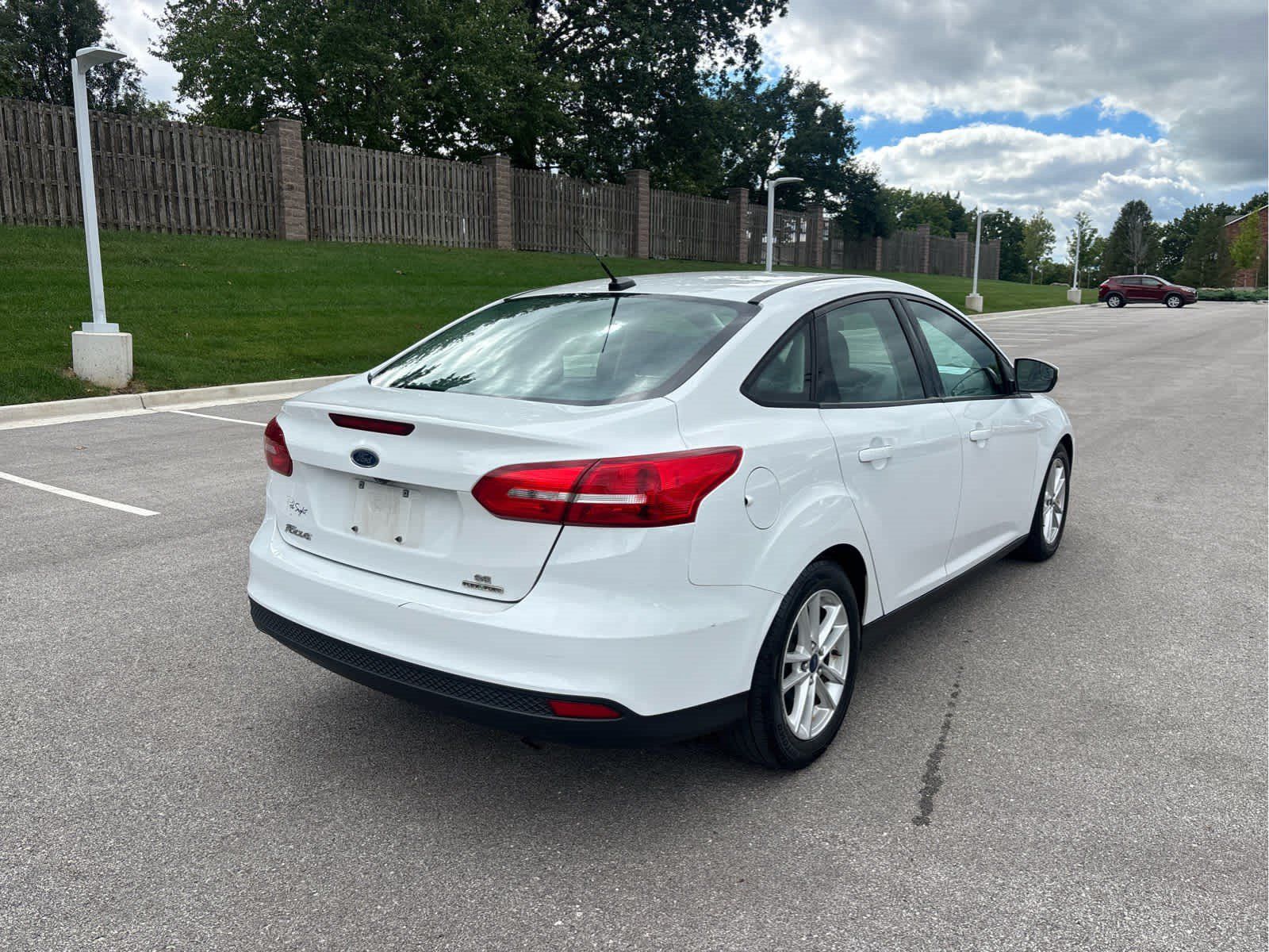 Used 2016 Ford Focus SE FWD image 4