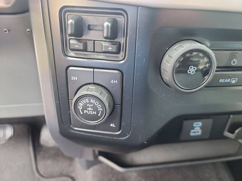 Used 2023 Ford F150 XLT AWD/4WD image 21