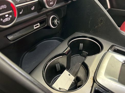 Used 2022 Alfa Romeo Giulia Veloce image 47