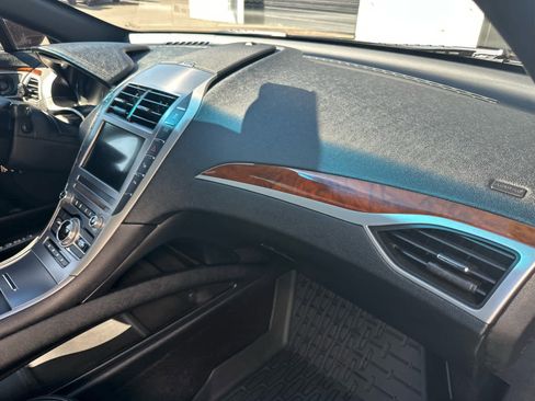 Used 2020 Lincoln MKZ Reserve w/ Elements Package AWD/4WD image 10