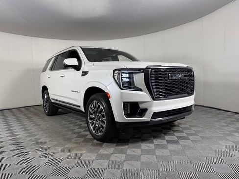 Used 2023 GMC Yukon Denali Ultimate AWD/4WD image 4