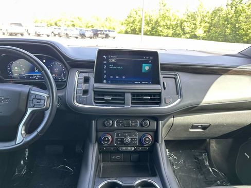Used 2022 Chevrolet Tahoe Z71 w/ Luxury Package AWD/4WD image 30