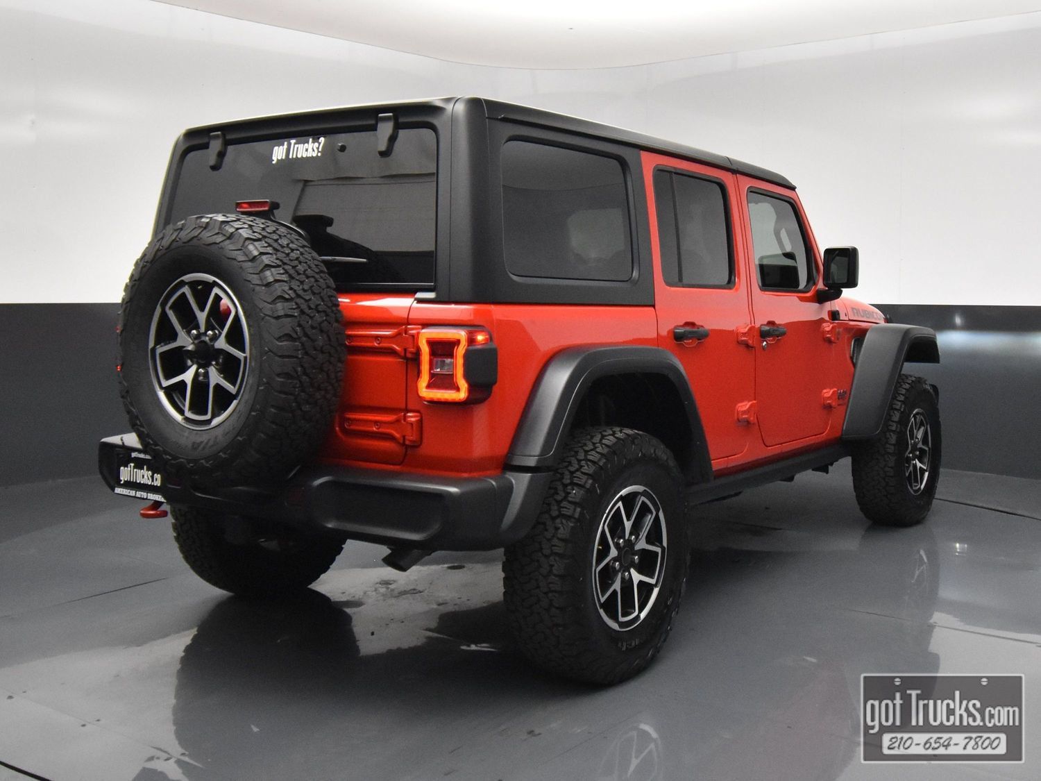 Used 2024 Jeep Wrangler Unlimited Rubicon w/ Technology Group AWD/4WD image 45