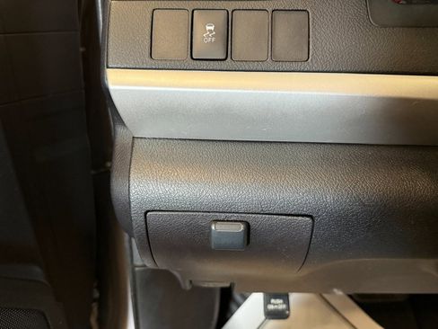 Used 2016 Toyota Camry SE image 16