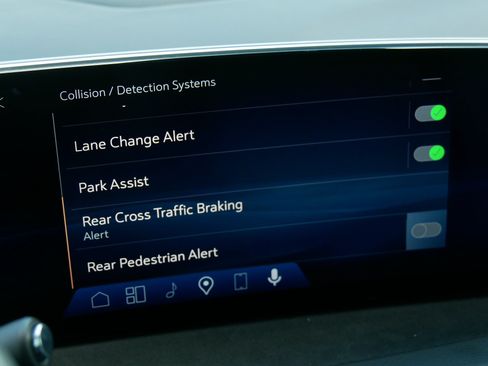 Used 2024 Cadillac XT4 Sport FWD image 35
