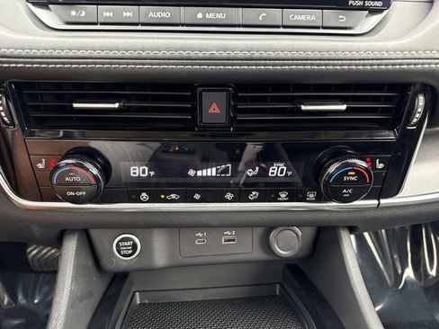 Used 2021 Nissan Rogue SV w/ Premium Package image 18