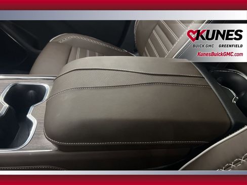 New 2026 GMC Acadia Denali Ultimate w/ LPO, Floor Liner Package AWD/4WD image 33
