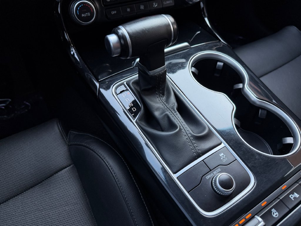 Used 2018 Kia Stinger AWD/4WD image 29