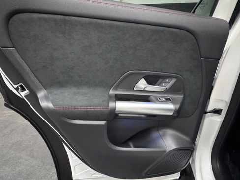Used 2025 Mercedes-Benz GLA 250 image 38