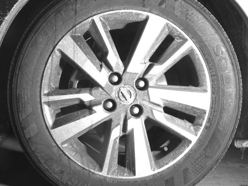 Used 2025 Nissan Versa SV image 12