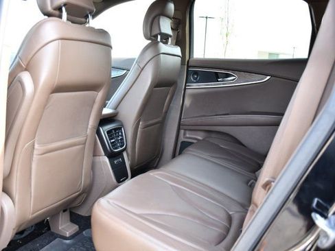 Used 2017 Lincoln MKX Reserve w/ Driver Assistance Package image 24