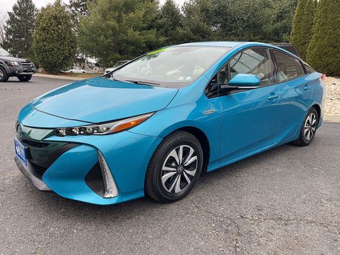 Used 2017 Toyota Prius Prime Premium image 10