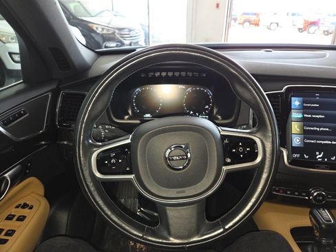 Used 2018 Volvo XC90 T6 Momentum w/ Convenience Package AWD/4WD image 38