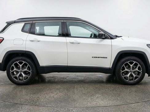 Used 2025 Jeep Compass Limited AWD/4WD image 11