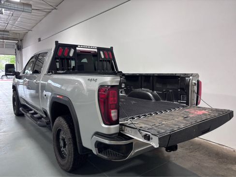 Used 2022 GMC Sierra 2500 SLE w/ SLE Convenience Package AWD/4WD image 4