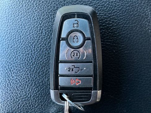 Certified 2022 Ford F250 Lariat w/ Lariat Ultimate Package image 32