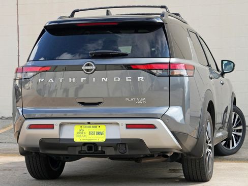 Used 2025 Nissan Pathfinder Platinum AWD/4WD image 5