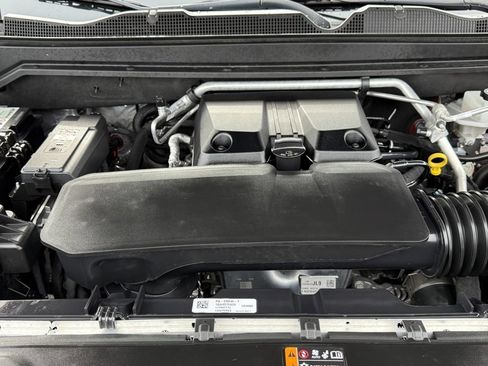 Used 2023 Chevrolet Colorado Z71 w/ Z71 Convenience Package 2 image 32