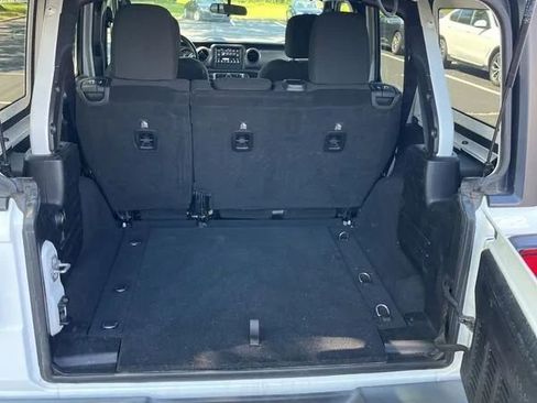 Used 2018 Jeep Wrangler Unlimited Sport S AWD/4WD image 9