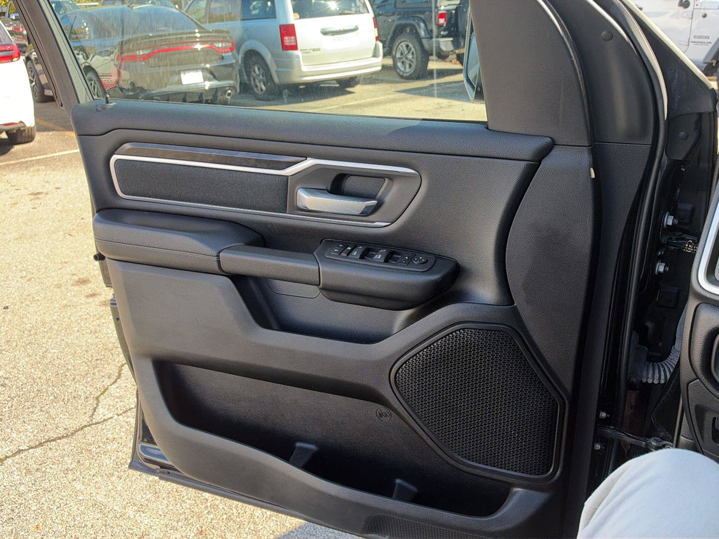 Used 2023 RAM 1500 Big Horn AWD/4WD image 24