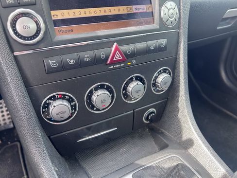 Used 2011 Mercedes-Benz SLK 300 image 22