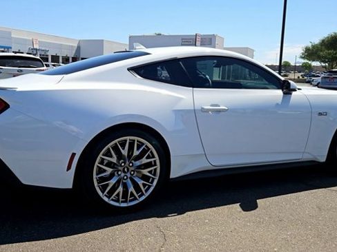 Used 2025 Ford Mustang GT Premium RWD image 8