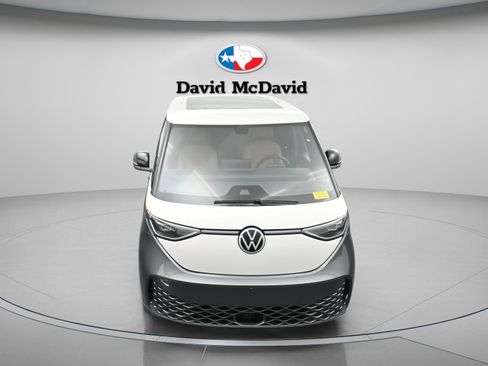 Used 2025 Volkswagen ID. Buzz Pro S Plus RWD image 36