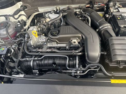 New 2026 Volkswagen Taos SEL AWD/4WD image 17