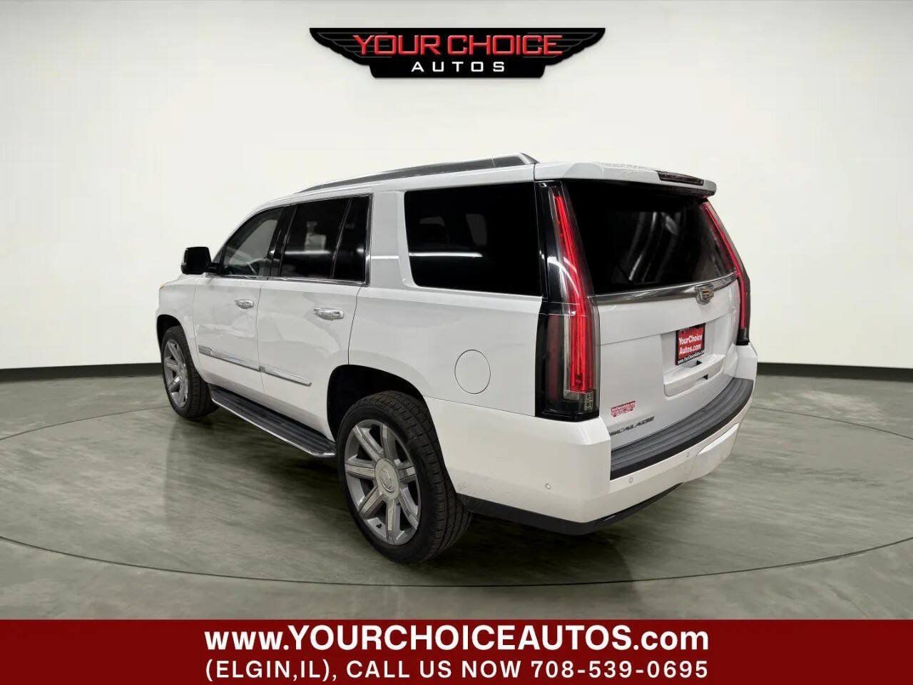Used 2017 Cadillac Escalade Luxury AWD/4WD image 3