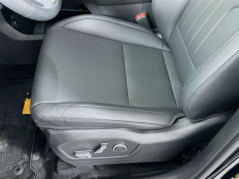 Used 2026 Hyundai Santa Fe SEL FWD image 19